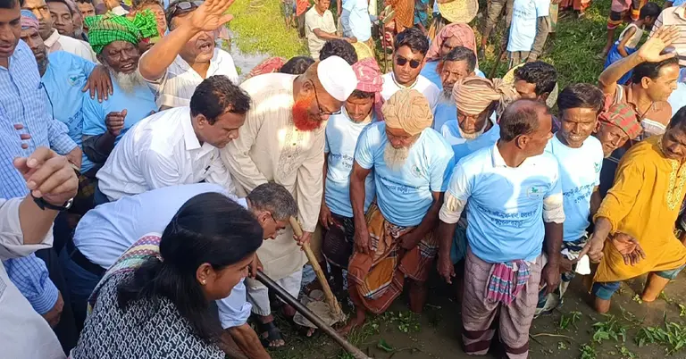 খাল খনন কর্মসূচি